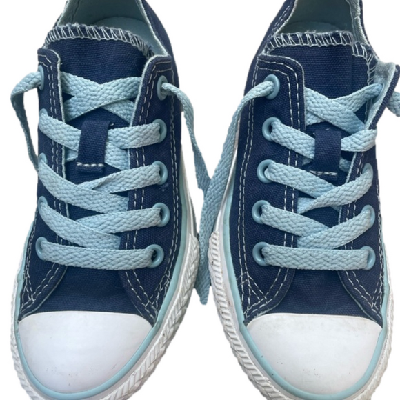 Little kids Converse size 10.5 - Picture 3 of 10